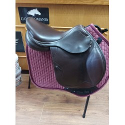 Sella usata in cuoio doppiato marrone misura 17'' Equestro Sella da salto modello Meredith in morbido cuoio di alta qualità. Perfetta sia per l'allenamento che per le competizioni.