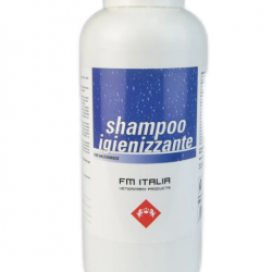 Shampoo igienizzante 1 lt è uno shampoo per cavalli indicato per tutti i tipi di manto. Igienizza a fondo senza opacizzare il pelo.