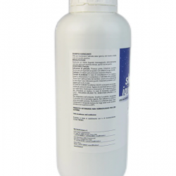 Shampoo igienizzante 1 lt è uno shampoo per cavalli indicato per tutti i tipi di manto. Igienizza a fondo senza opacizzare il pelo.