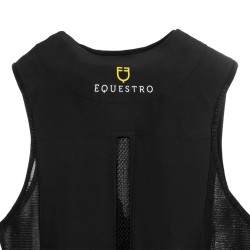 Il gilet airbag Equestro protegge le aree vitali del corpo grazie al suo rilascio ultra rapido. Massima libertà di movimento senza rinunciare allo stile.