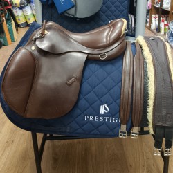 Sella Usata PRESTIGE endurance 2 marrone misura 17'' arcione 34 con staffili PRESTIGE FENDER e sottopancia umbria equitazione con agnellino mis. 125cm 
