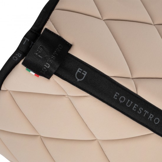 SOTTOSELLA PER CAVALLO  DRESSAGE IN TESSUTO TECNICO CON LOGO equestro Sottosella da dressage modello GP realizzato in tessuto tecnico ideato per ridurre al minimo gli spostamenti della sella, gli urti evitando ogni tipo di fiaccatura.