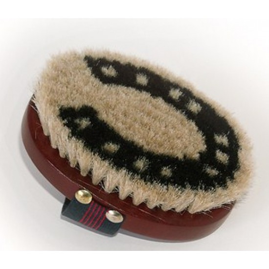 SPAZZOLA MORBIDA PER CAVALLO OVALE CON FERRO DI CAVALLO