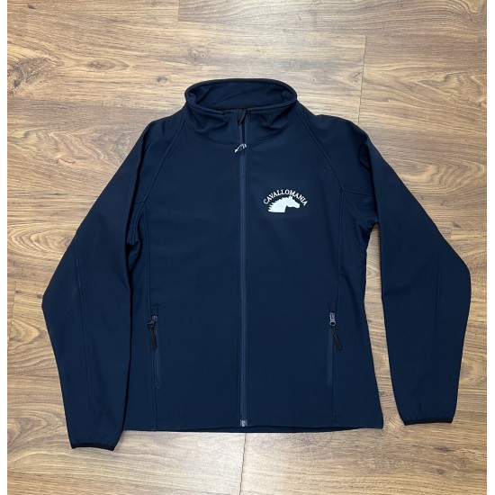 Giacca donna Softshell CavalloMania Collection tessuto tecnico traspirante studiato per mantenere il corpo caldo e asciutto  logo argentato anteriore e posteriore. 