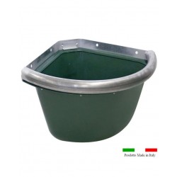 Mangiatoia da scuderia per cavallo angolare in plastica con bordo in ferro zincato e tappino sul fondo per la pulizia.
