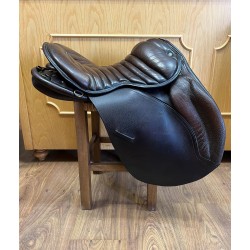 Sella in cuoio originale PATHFINDER USATA SUPER OCCASIONE! BUONE CONDIZIONI da trekking con arcione largo per cavalli pesanti modello Country, seggio imbottito.  colore: marrone misura: 17,5